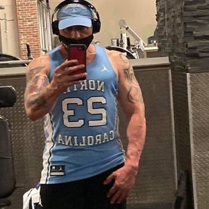 Meet your Posher, Carlos